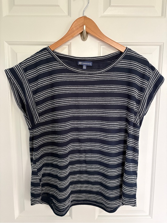Democracy Tops - Democracy Women's Medium Navy Striped Short Sleeve Top